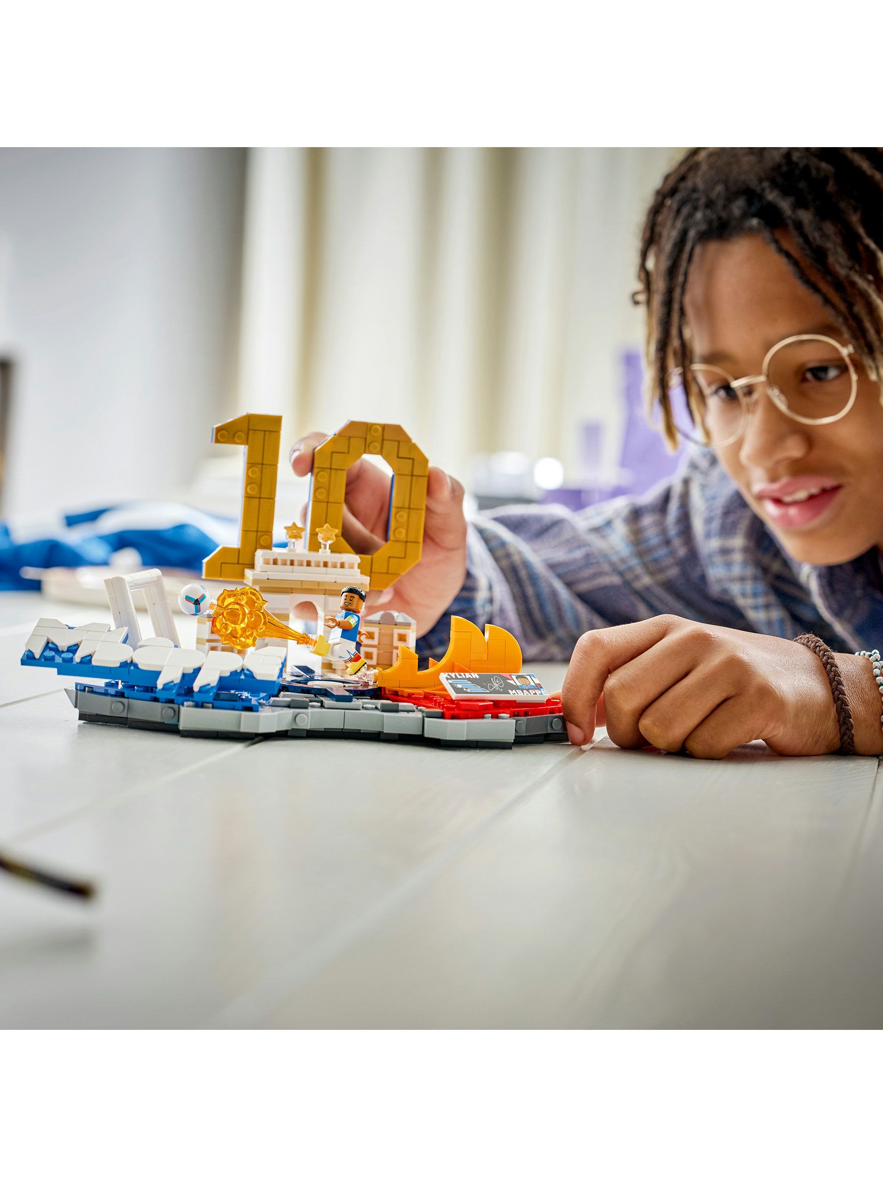 Cumpără LEGO Special Edition S 2026 Kylian Mbappé Football