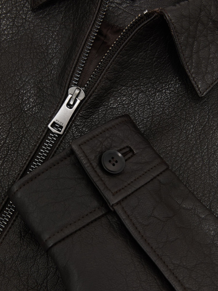 Σκούρο καφετί - Reiss Ortega Leather Collared Zip-Through Jacket - Εικόνα 8 του 8 Σκούρο καφετί - Reiss Ortega Leather Collared Zip-Through Jacket - Εικόνα 8 του 8