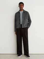 Azul petróleo - Reiss Wilstead Suede Button-Through Trucker Jacket - Imagen 9 de 10