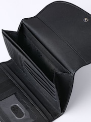 Negro - Lakeland Leather Harstone Flapover Purse - Imagen 2 de 6