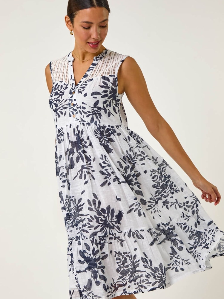 فستان مجمع بطبعة زهور وأجزاء دانتيل من Roman - Image 1 of 5 فستان مجمع بطبعة زهور وأجزاء دانتيل من Roman - Image 1 of 5