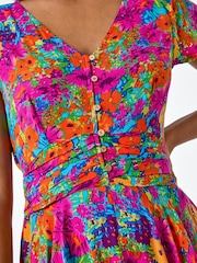 فستان متوسط الطول بخصر مكشكش وطبعة مورّدة من Roman - Image 5 of 5