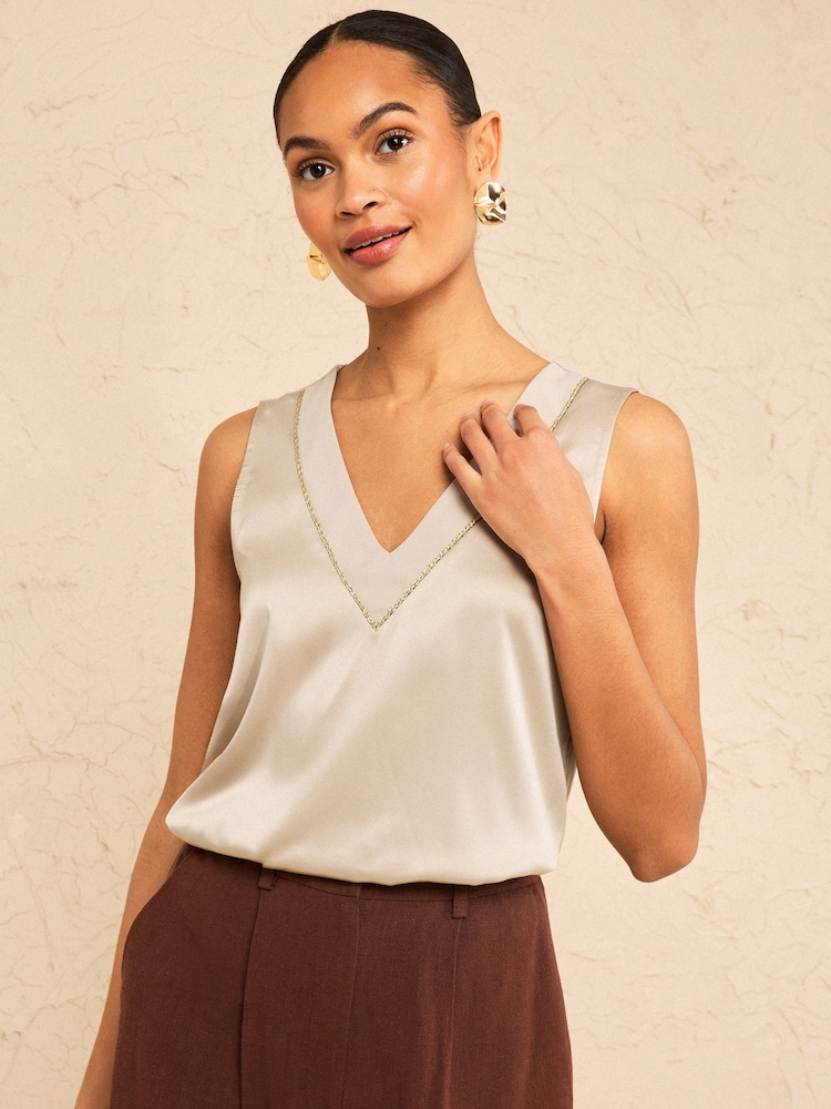 Love & Roses Champagne Gold Chiffon Trim Petite V-Neck Satin Front Vest - Image 4 of 4 Love & Roses Champagne Gold Chiffon Trim Petite V-Neck Satin Front Vest - Image 4 of 4