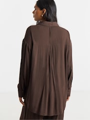 Simply Be Brown Oversized Crinkle Shirt - Image 2 of 4