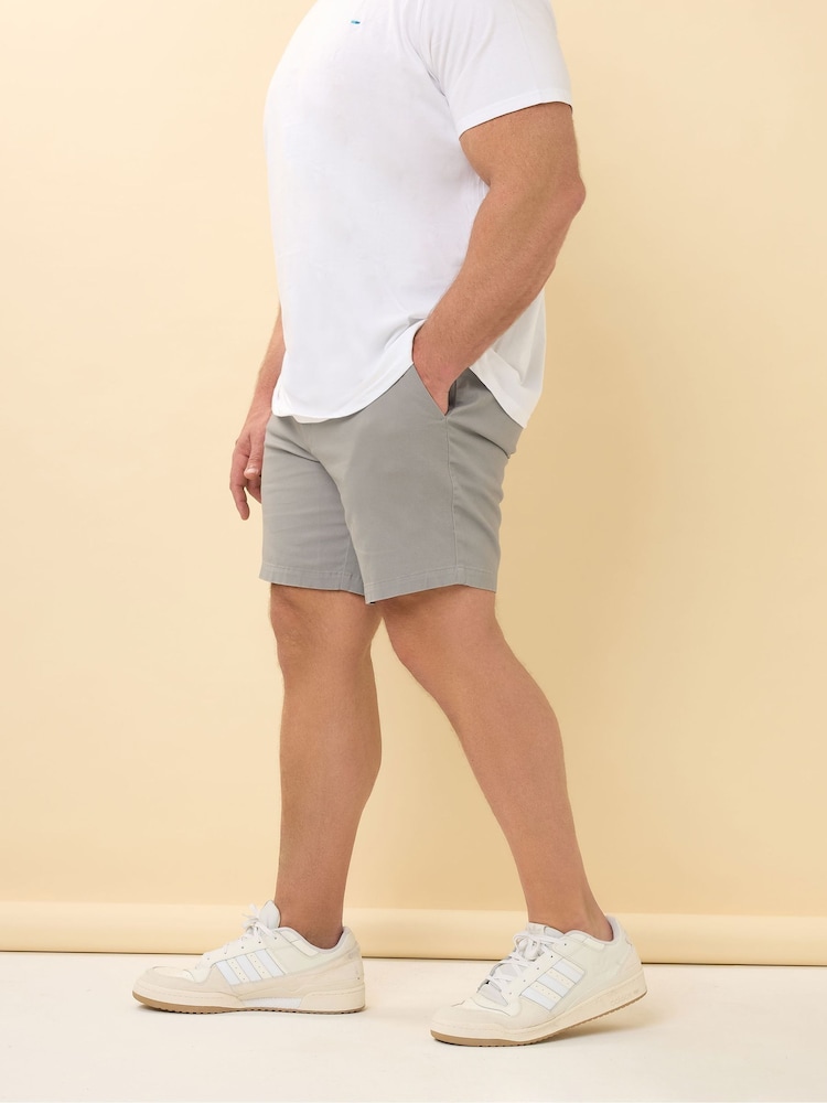 رمادي - شورت تشينوز قابل للتمدد بمقاس كبير وطويل من Badrhino - Image 3 of 3