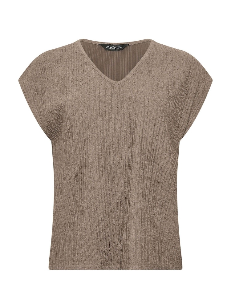 M&Co Brown Petite Textured V-Neck T-Shirt - Image 5 of 5 M&Co Brown Petite Textured V-Neck T-Shirt - Image 5 of 5
