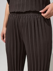Yours Curve Brown London Pleated Top & Trousers Set - Image 5 of 6