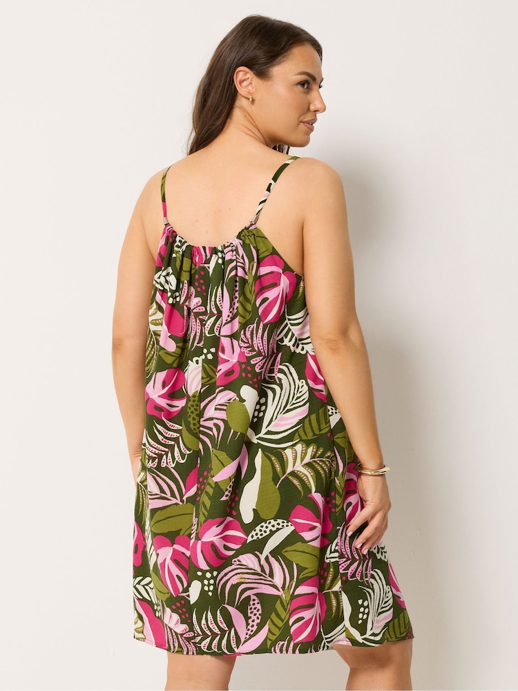 Yours Curve Green Textured Swing Dress - Image 2 of 5 Yours Curve Green Textured Swing Dress - Image 2 of 5