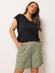 Yours Curve Green Poplin Cargo Shorts - Image 1 of 5