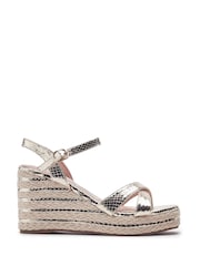 Moda in Pelle Maylia Metallic Raffia Wedge With Cross-Over Strap Sandals - Bild 1 von 4