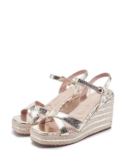 Moda in Pelle Maylia Metallic Raffia Wedge With Cross-Over Strap Sandals - Bild 2 von 4