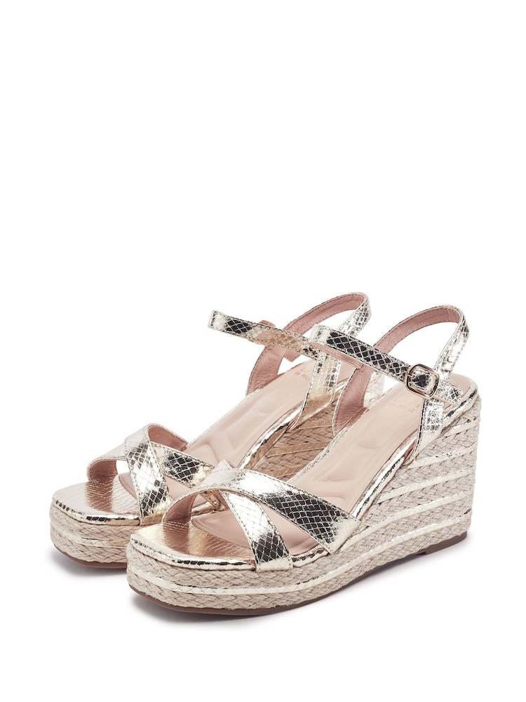 Moda in Pelle Maylia Metallic Raffia Wedge With Cross-Over Strap Sandals - Bild 2 von 4