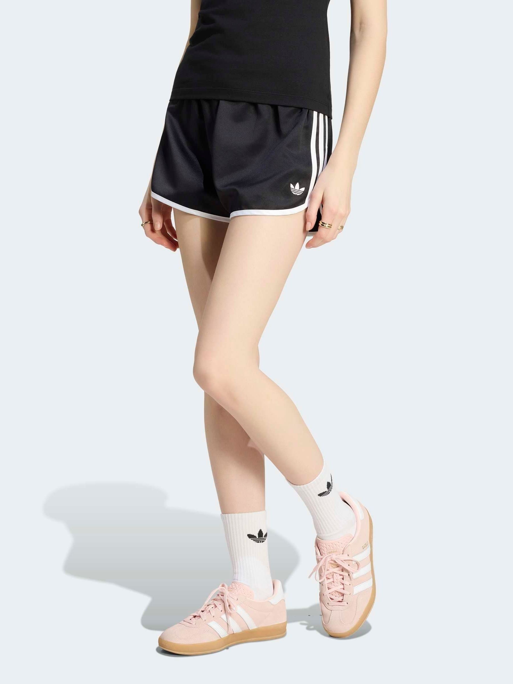 Next：日本 ブラック / ホワイト - adidas originals 3 ストライプ