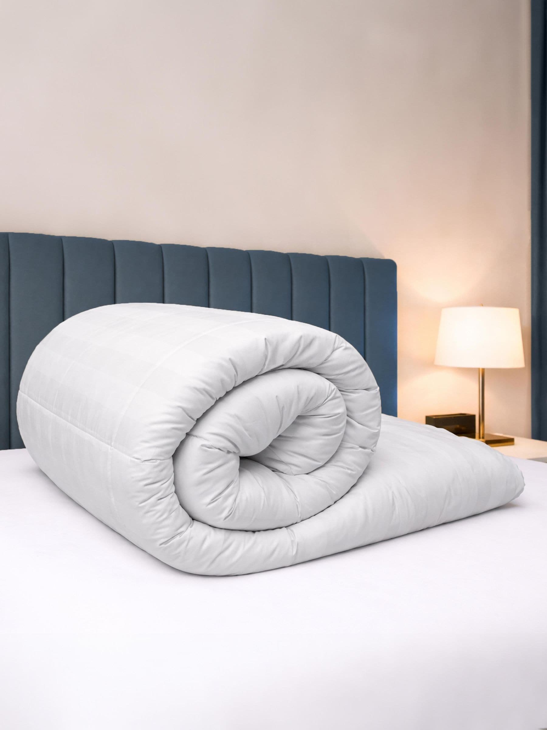 Bianca Fine Linens Premium 100% Cotton Stripe 4.5 tog King Duvet White - Image 2