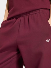 adidas Originals Red Essentials Loose Fleece Joggers - Image 4 of 6