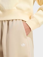 adidas Originals Cream Essentials Loose Fleece Joggers - Image 4 of 6