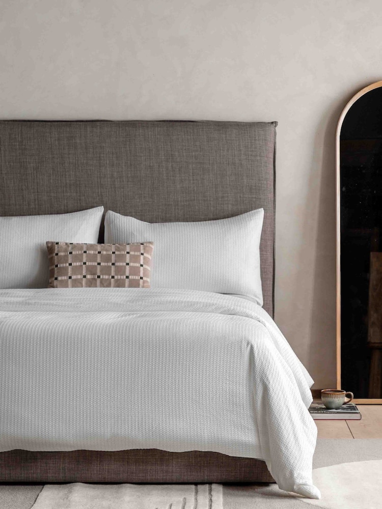 Gallery Home White Wendi Jacquard Quilt Cover Set - Image 1 of 3