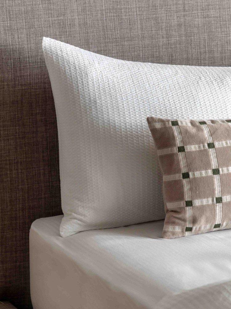 Gallery Home White Wendi Jacquard Quilt Cover Set - Image 2 of 3