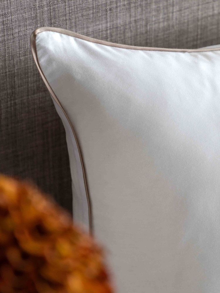 Gallery Home White Everlasting Cotton Piped Duvet Cover Set - Image 3 of 3