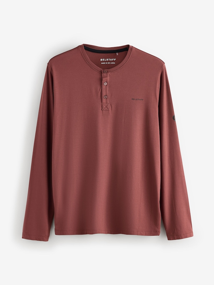 أحمر عميق - Belstaff Lounge Soft Touch Modal Long Sleeve Henley T-Shirt - صورة 7 من 7 أحمر عميق - Belstaff Lounge Soft Touch Modal Long Sleeve Henley T-Shirt - صورة 7 من 7