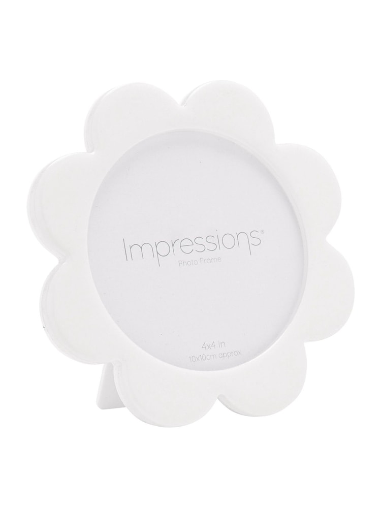 Widdop White Flower Shaped Oval Acrylic and Epoxy Photo Frame - Image 1 of 3