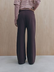 Beerenbraun - self. Hose aus Rippmaterial mit weitem Bein und weicher Haptik - Bild 2 von 5