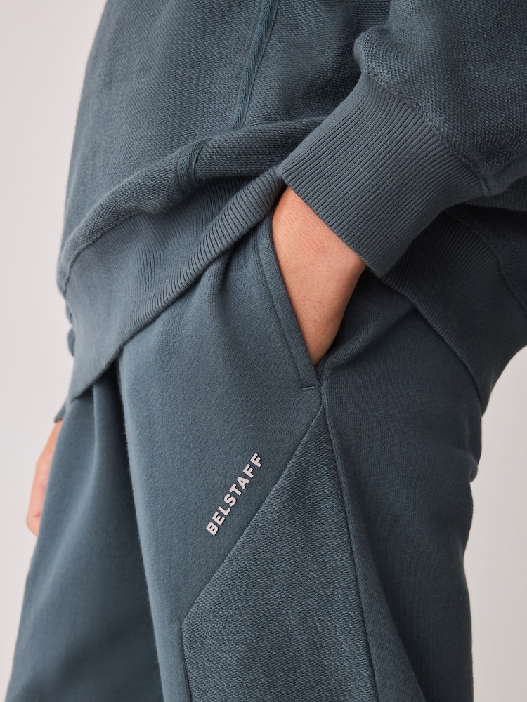 أزرق داكن - طقم من سويت شيرت وبنطلون رياضي من Belstaff - صورة 7 من 7 أزرق داكن - طقم من سويت شيرت وبنطلون رياضي من Belstaff - صورة 7 من 7