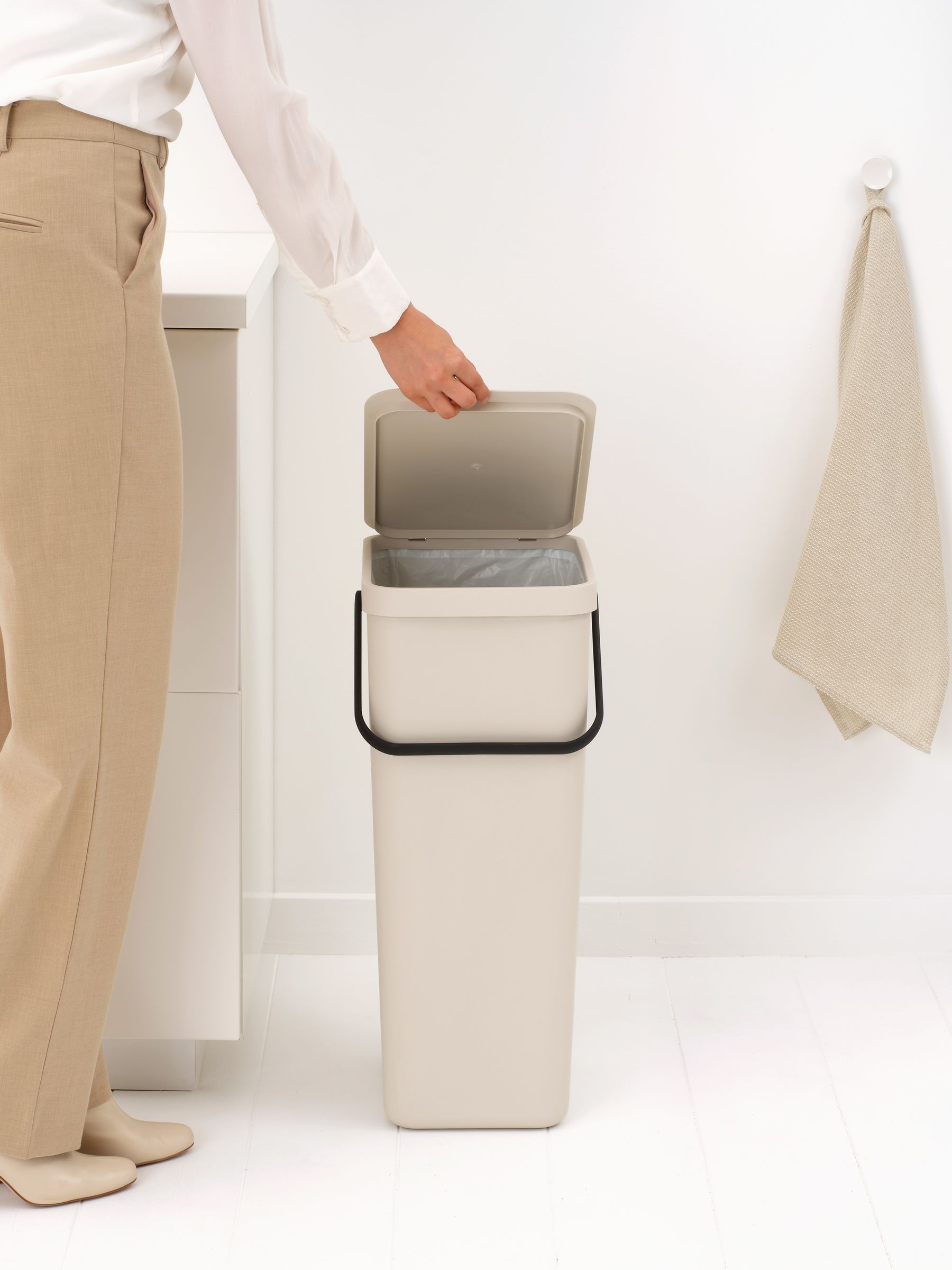 Brabantia Sort & Go Recycle Bin - 40L - Cream - Image 4