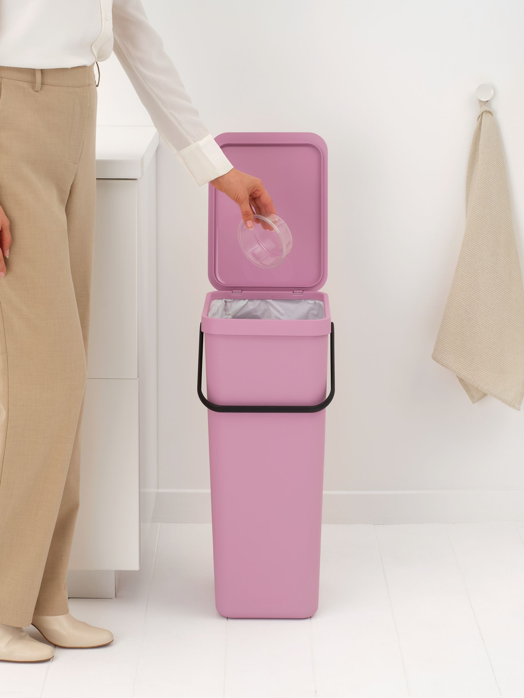 Brabantia Sort & Go Recycle Bin 40L (Lilac Pink), Space-Efficient Plastic Recycle Container with Handle, Removable and Stay-Open Lid, Easy to Clean Kitchen Bin without Nooks and Rims - Image 3