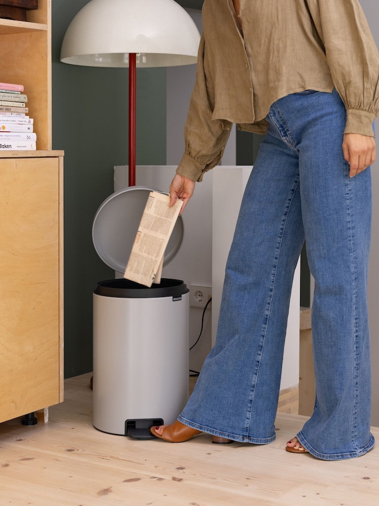 Brabantia Soft Grey NewIcon Pedal Bin - Image 2 of 6 Brabantia Soft Grey NewIcon Pedal Bin - Image 2 of 6