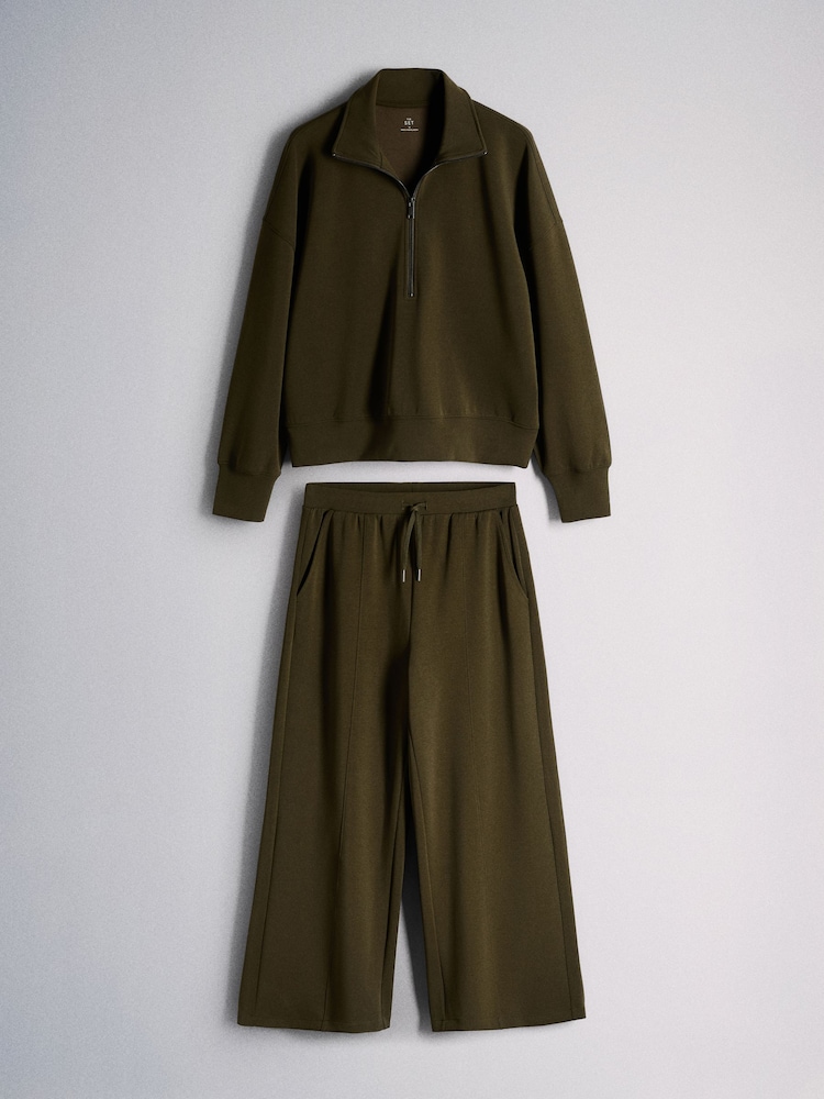 كاكي أخضر - طقم من رداء عُلوي بربع سحَّاب وبنطلون رياضي بخامة مودال من The Set - صورة 1 من 5 كاكي أخضر - طقم من رداء عُلوي بربع سحَّاب وبنطلون رياضي بخامة مودال من The Set - صورة 1 من 5
