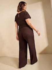 Marrón - Friends Like These Short Sleeve Jersey Textured Jumpsuit - Imagen 6 de 6