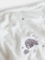 JoJo Maman Bébé Pure White Elephant Embroidered Fleece Blanket - Image 4 of 4