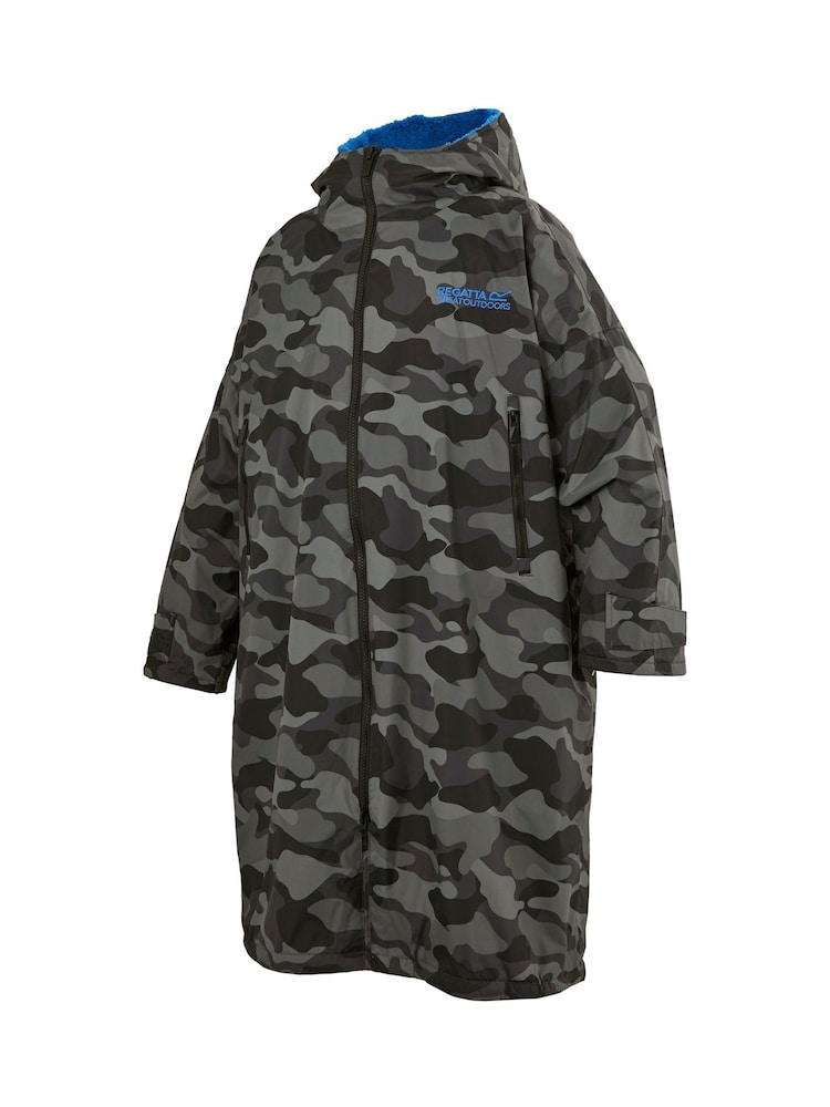 Regatta Dark Grey Oversized Waterproof Borg Fleece Lined Changing Robe - Image 9 of 9 Regatta Dark Grey Oversized Waterproof Borg Fleece Lined Changing Robe - Image 9 of 9