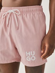 Różowy - HUGO Paolo Logo Swim Shorts - Obraz 3 z 5