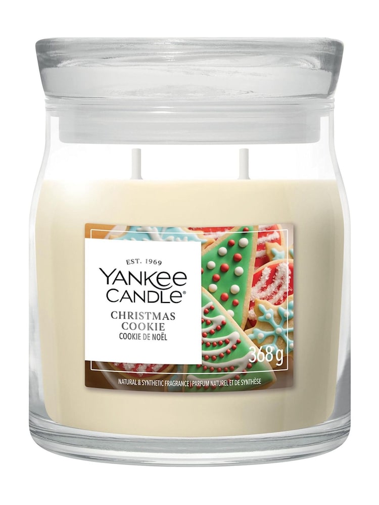 Yankee Candle Christmas Cookie Signature Medium Jar Boxed Candle - Image 3 of 3 Yankee Candle Christmas Cookie Signature Medium Jar Boxed Candle - Image 3 of 3