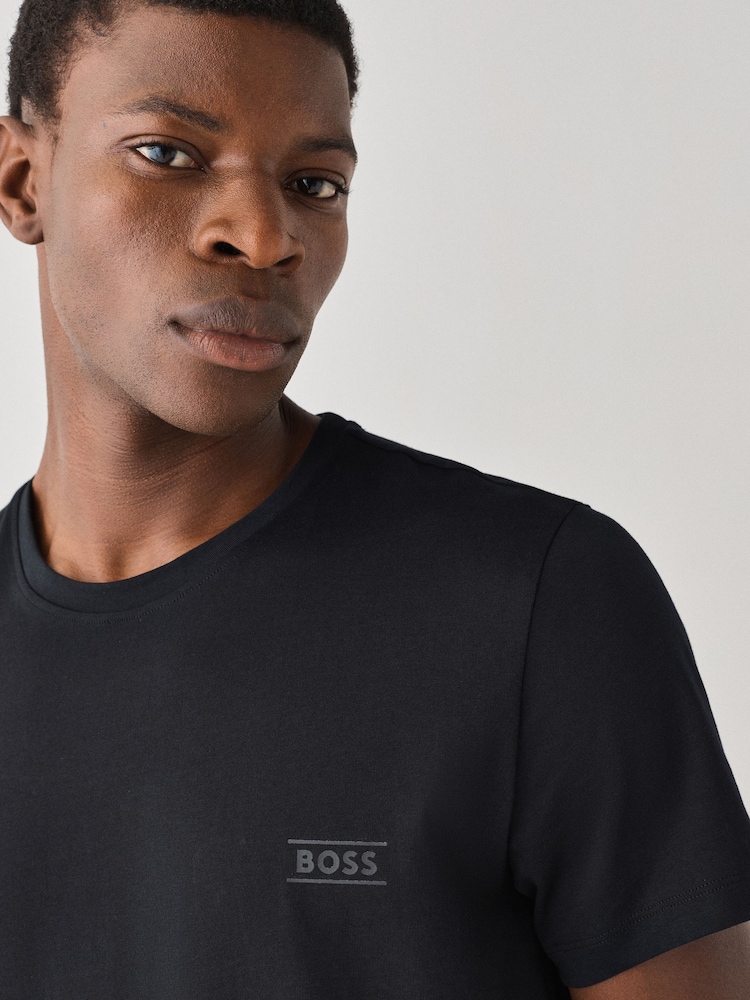Negro - Camiseta BOSS de Corte estándar con Cuello redondo y logo - Imagen 1 de 4 Negro - Camiseta BOSS de Corte estándar con Cuello redondo y logo - Imagen 1 de 4