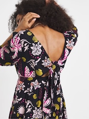 Simply Be Crinkle Shirred Waist Skater Dress - Imagen 4 de 4