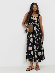 Simply Be Black Crinkle Maxi Dress With Shirred Detail - Image 1 of 4