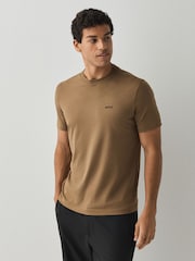 Braun - BOSS – T-Shirt mit Logo in normaler Passform - Bild 1 von 4