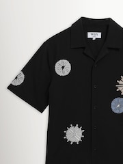 Wax London Black Didcot Round Applique Short Sleeve Shirt - Image 11 of 12