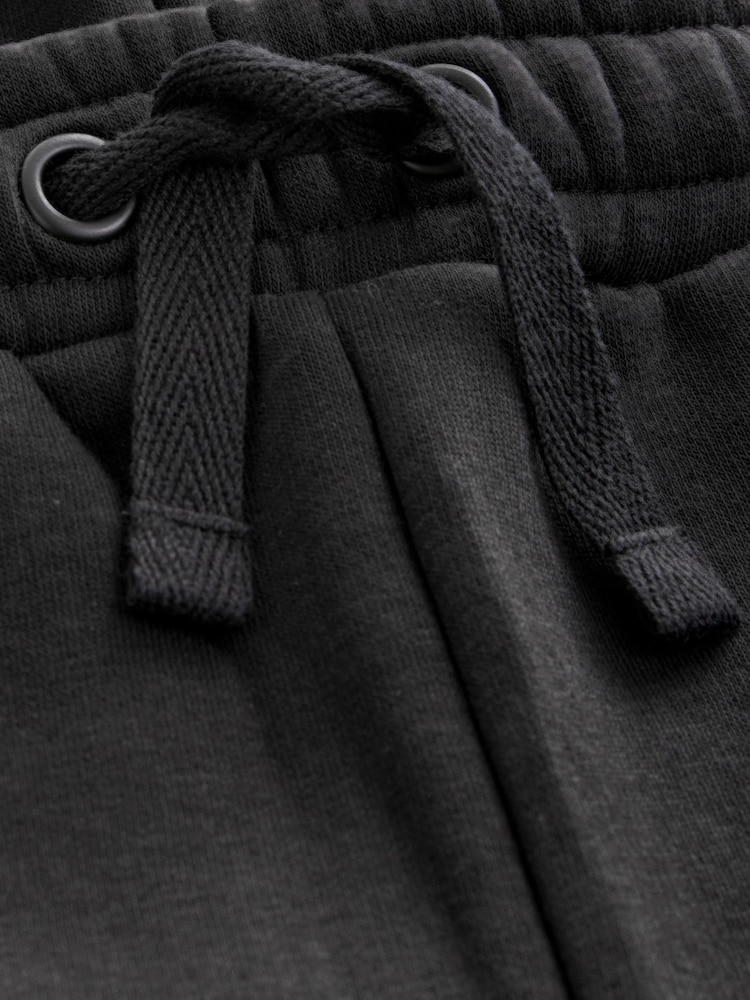 Black Clarks 2 Piece T-Shirt & Sweat Short Set - Image 5 of 5 Black Clarks 2 Piece T-Shirt & Sweat Short Set - Image 5 of 5