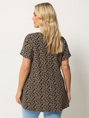Yours Curve Black Animal Textured Swing Top - Image 3 of 5