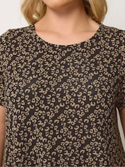 Yours Curve Black Animal Textured Swing Top - Image 4 of 5