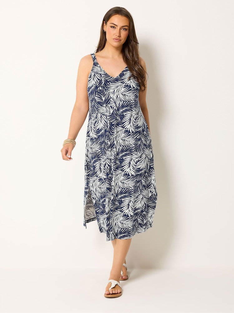 Yours Curve Blue All Over Print Throw On Dress - Image 2 of 5 Yours Curve Blue All Over Print Throw On Dress - Image 2 of 5