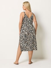 Yours Curve Black All Over Print Throw On Dress - Image 3 of 5