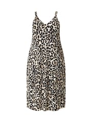 Yours Curve Black All Over Print Throw On Dress - Image 5 of 5