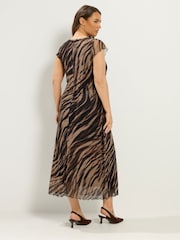 Yours Curve Brown Mesh Cap Sleeve Maxi Dress - Image 3 of 5