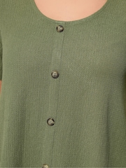 Yours Curve Green Textured Button Top - Image 4 of 5