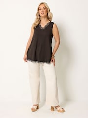 Marrón - Yours Curve Lace Trim Cami Vest - Imagen 3 de 5